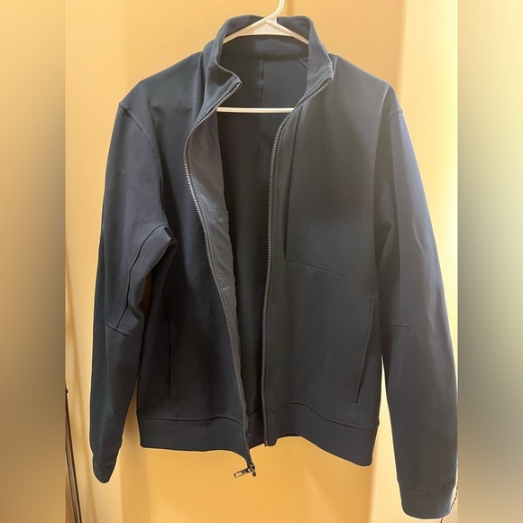 Lululemon Sojourn Jacket - Picture 9 of 11